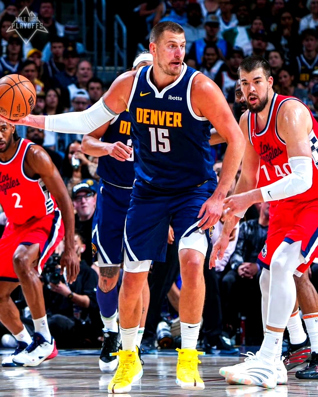 转折点丹佛掘金篮板制胜，国王杯转会期攻防权衡，震撼外界，团队化学反应显著的简单介绍